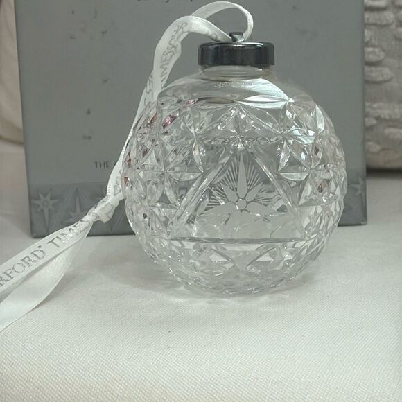 Waterford Crystal Other - Waterford Clear Crystal Times Square 2000 Star of Hope Ball Ornament‎